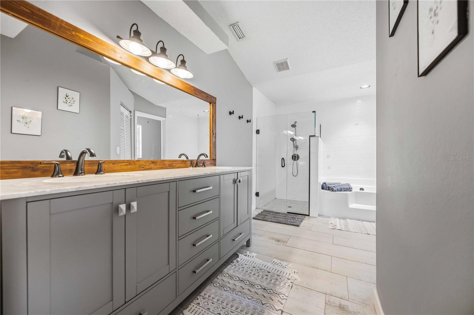 Image 37 of 60 For 4851 Hamlets Grove Drive