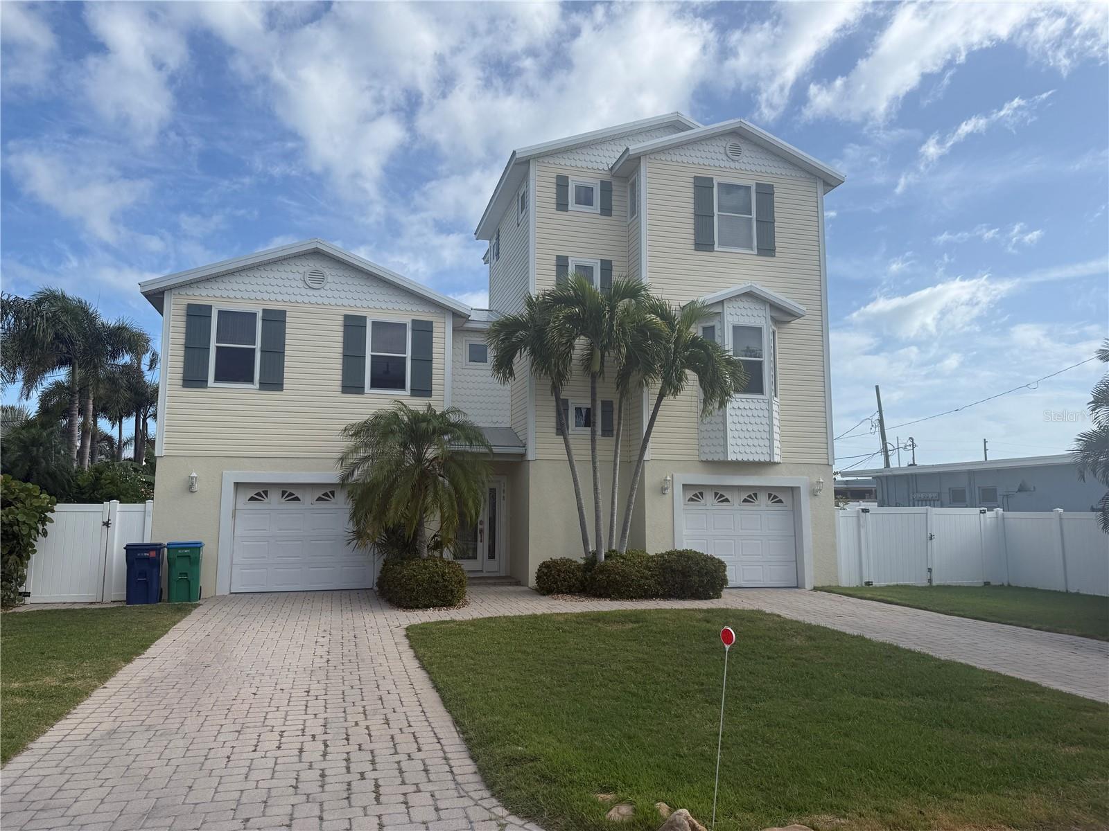 Listing Details for 308 55th Street, HOLMES BEACH, FL 34217