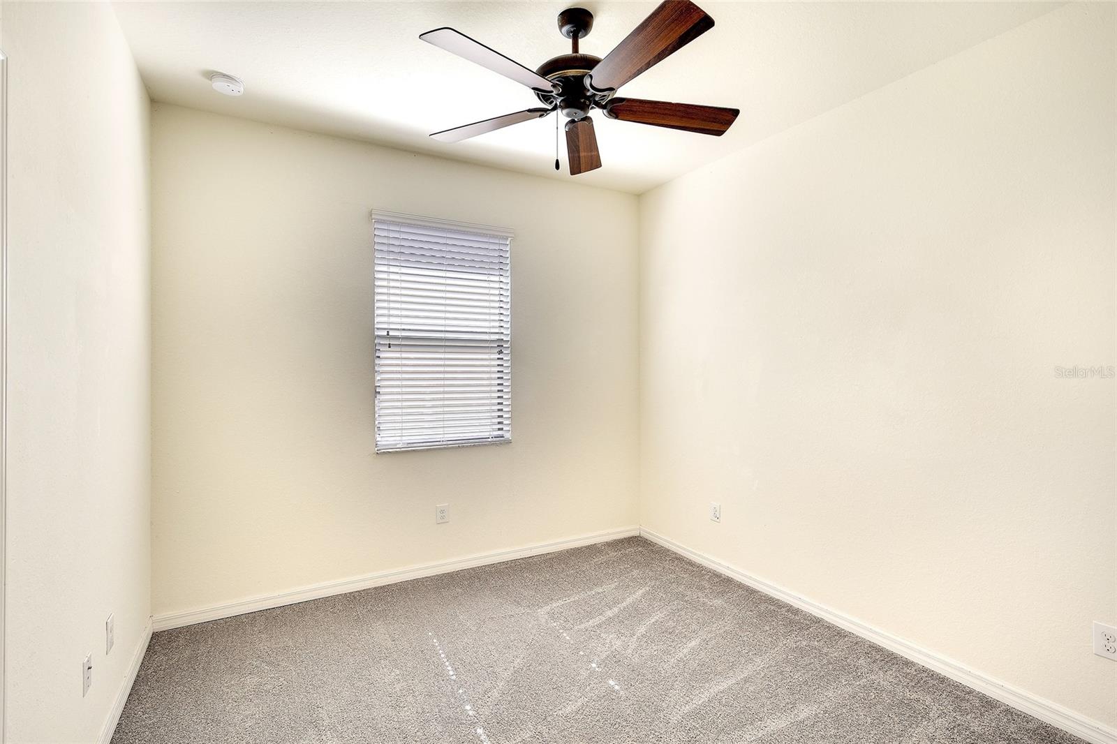 Image 14 of 45 For 10221 Loch Lomond Drive