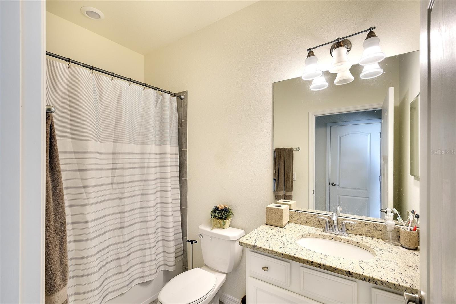 Image 16 of 45 For 10221 Loch Lomond Drive