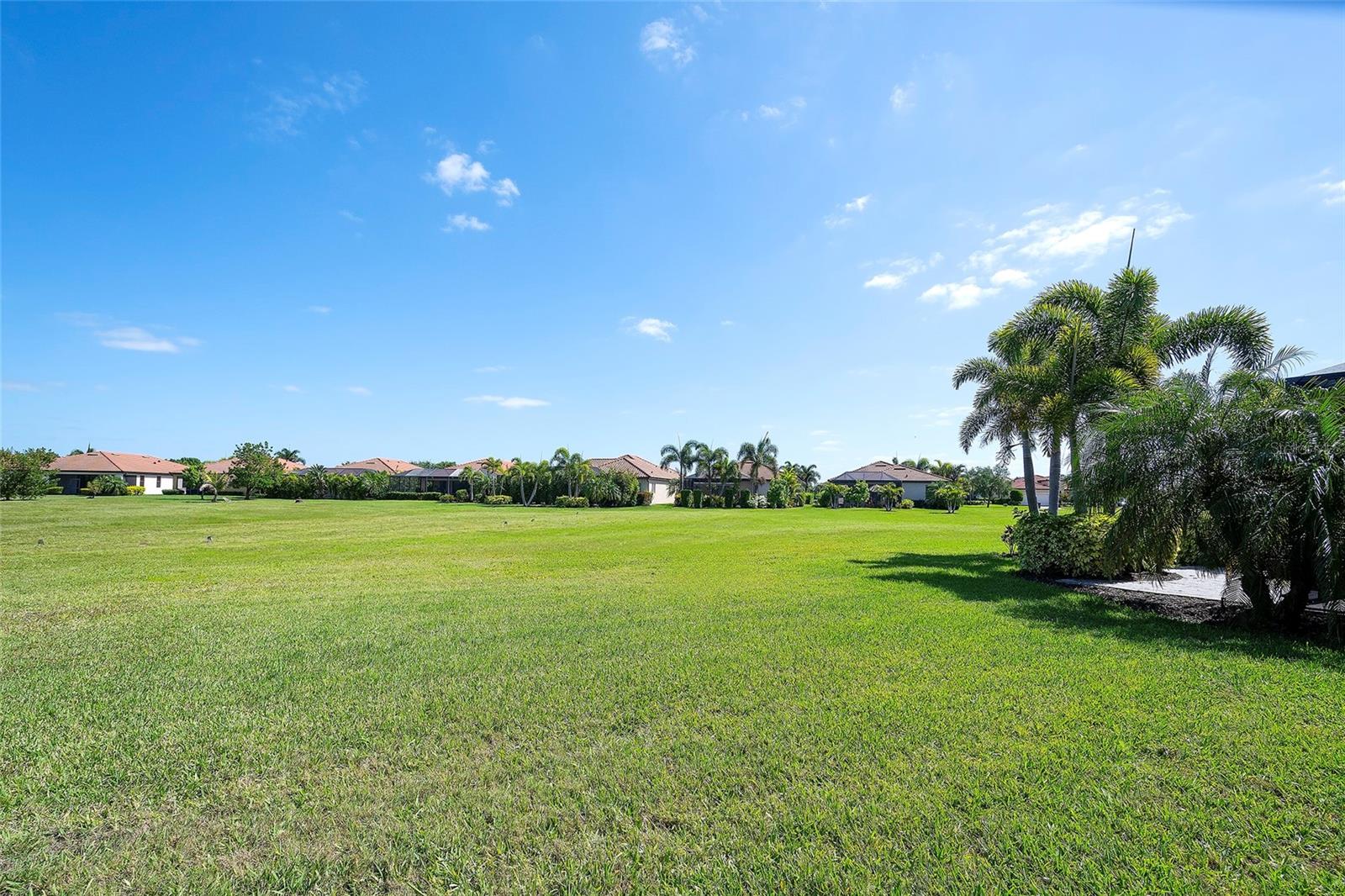 Image 24 of 45 For 10221 Loch Lomond Drive