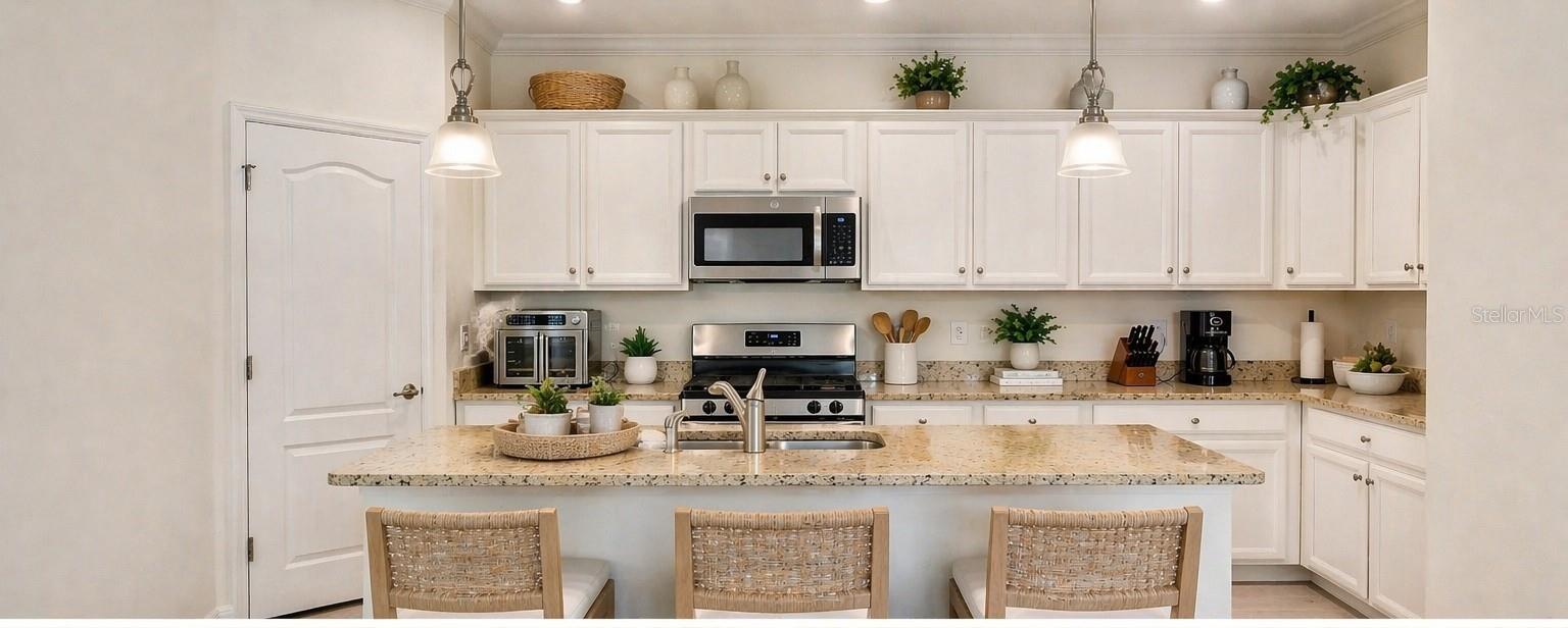 Image 7 of 45 For 10221 Loch Lomond Drive