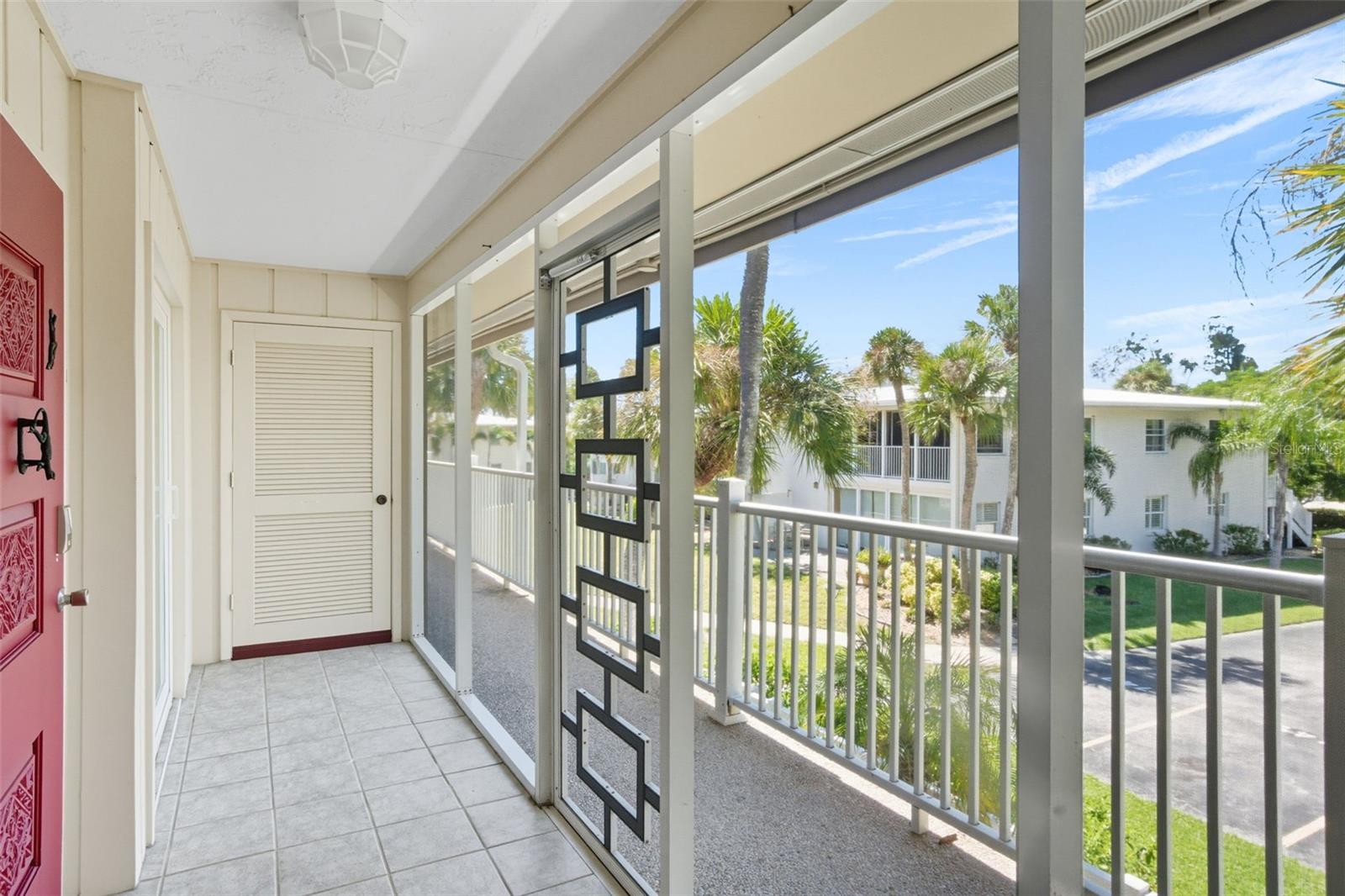 Image 22 of 29 For 749 Manatee Avenue 749