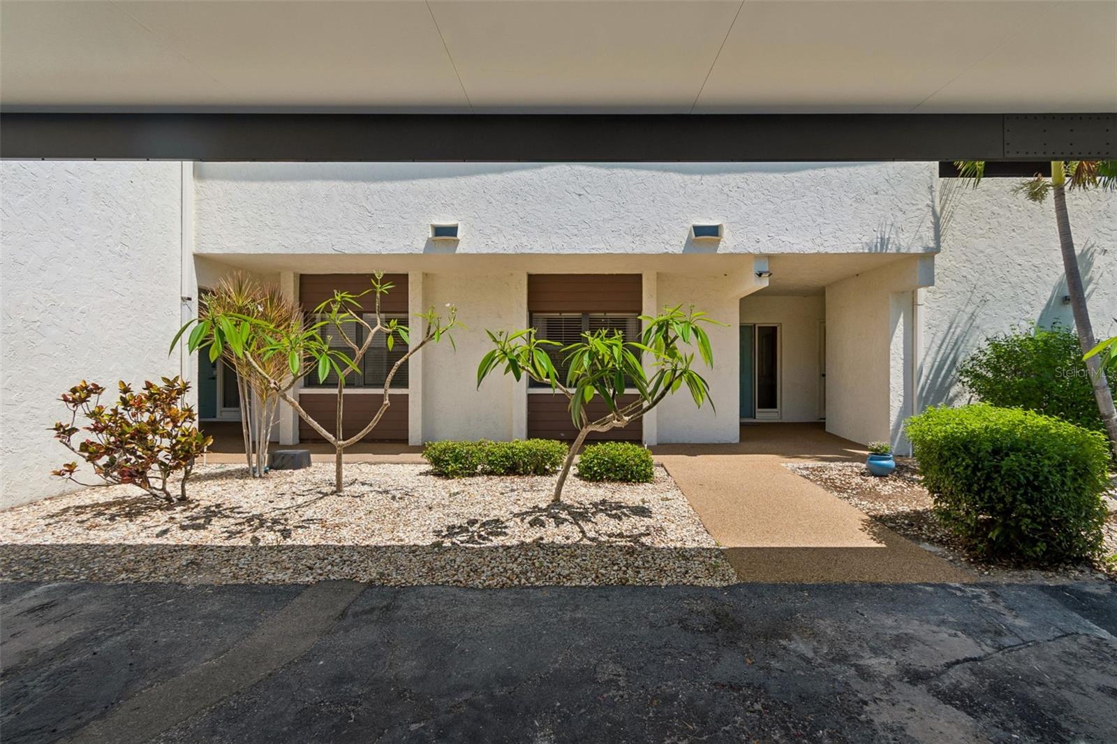 Image 3 of 63 For 6067 Fairway Lane 1413