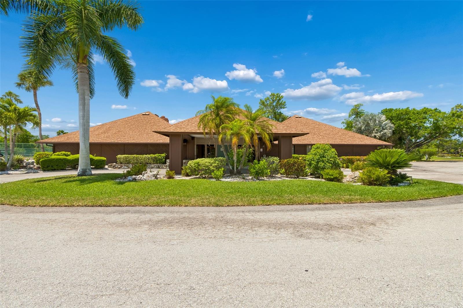 Image 45 of 63 For 6067 Fairway Lane 1413