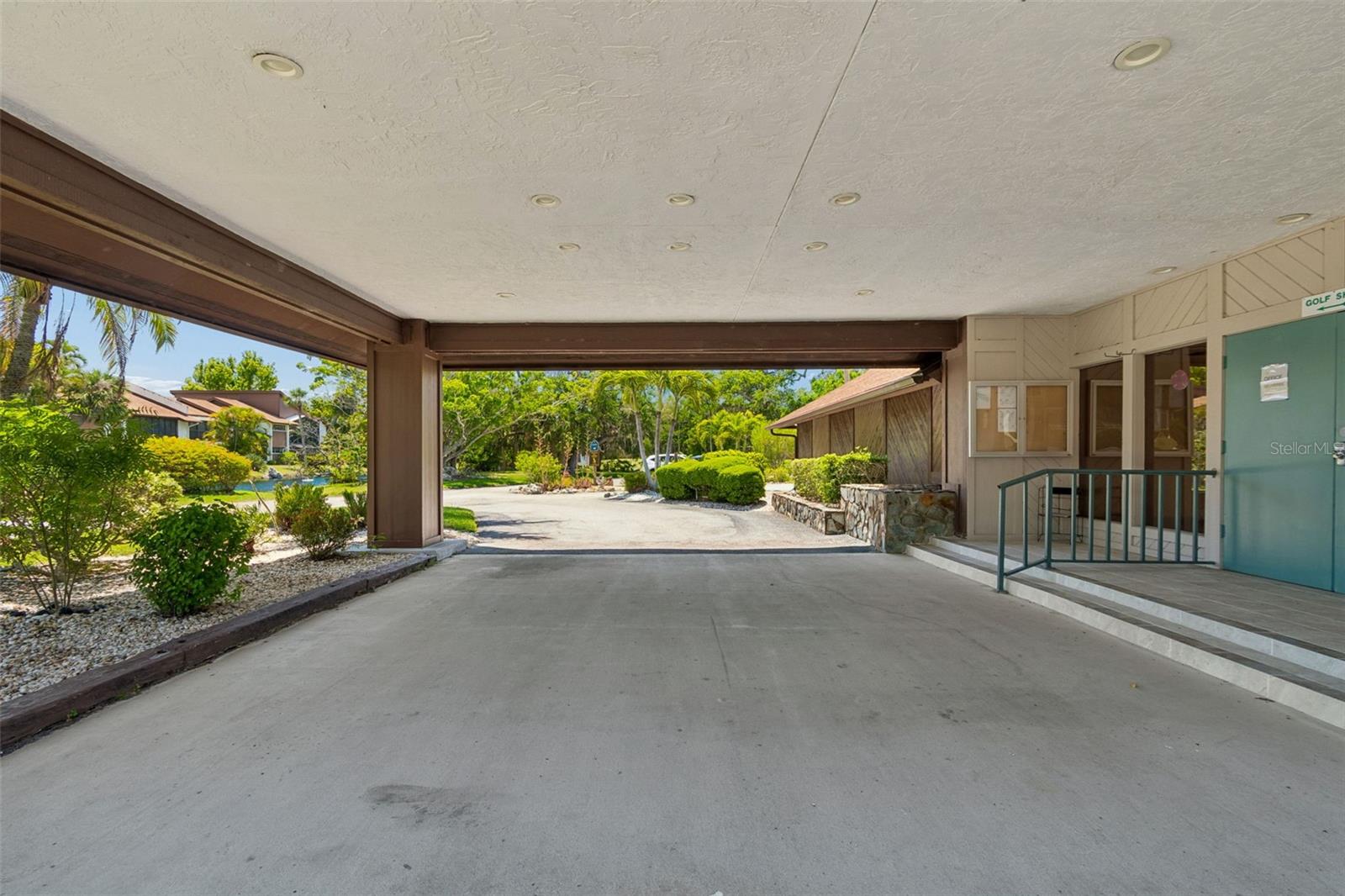 Image 46 of 63 For 6067 Fairway Lane 1413