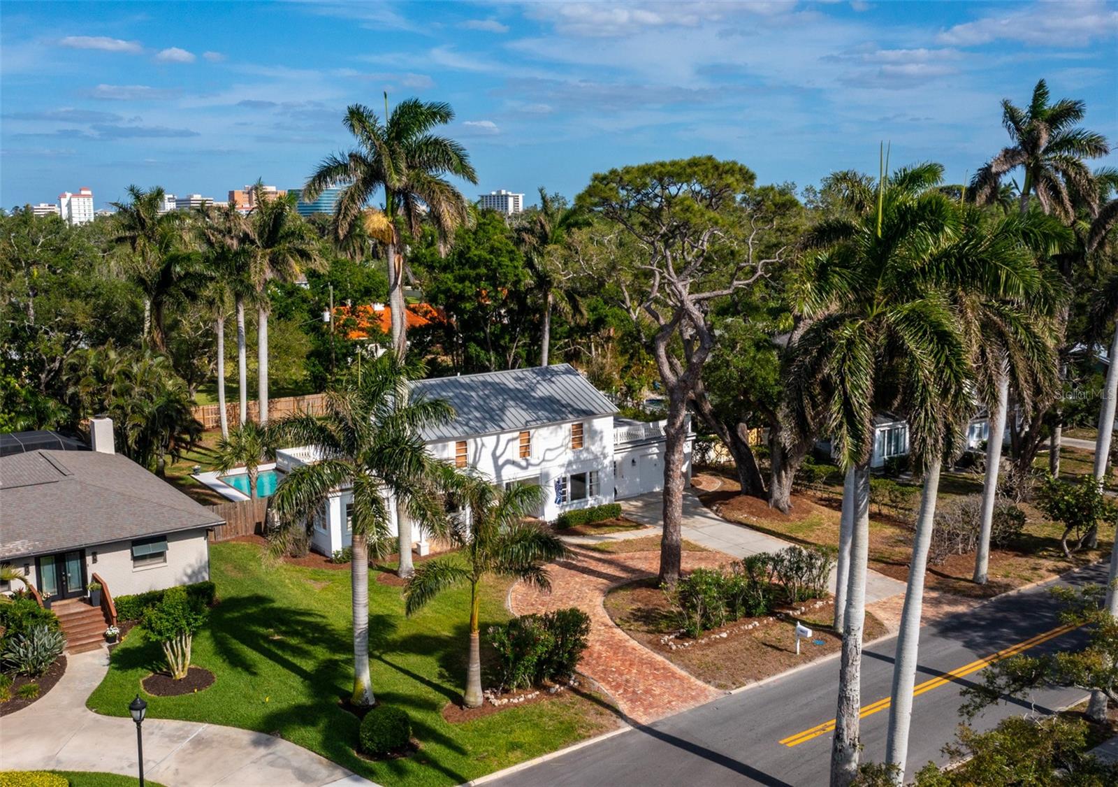 Image 2 of 60 For 108 26th Street Nw