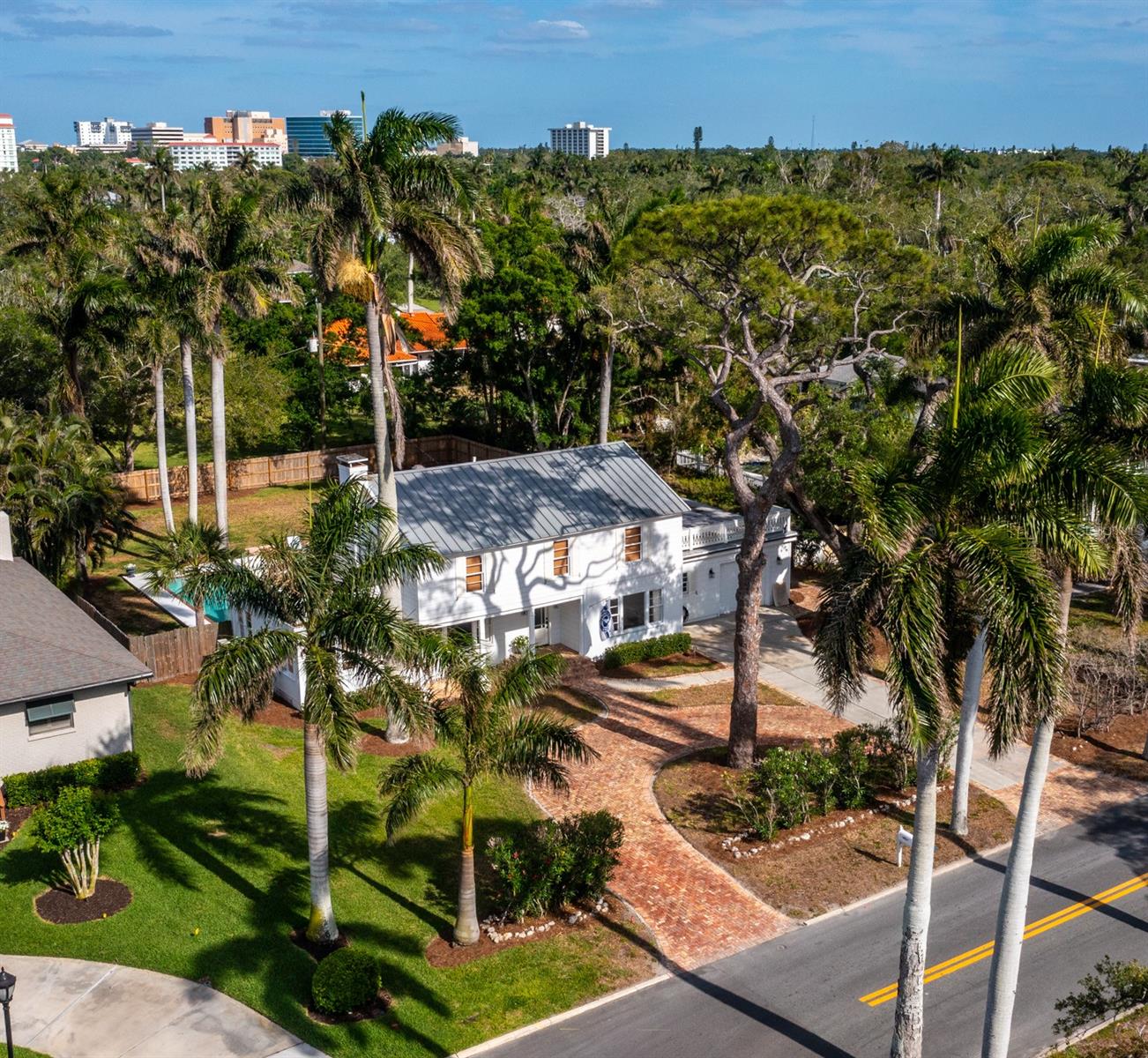 Image 5 of 60 For 108 26th Street Nw