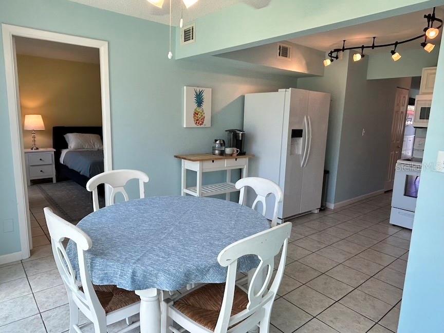 Image 5 of 15 For 5095 Bay Street Ne 111