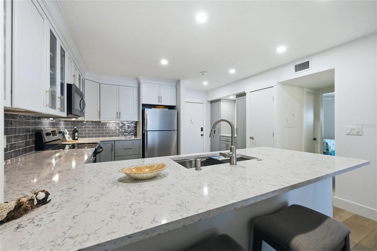 Image 13 of 47 For 2100 Benjamin Franklin Drive 205