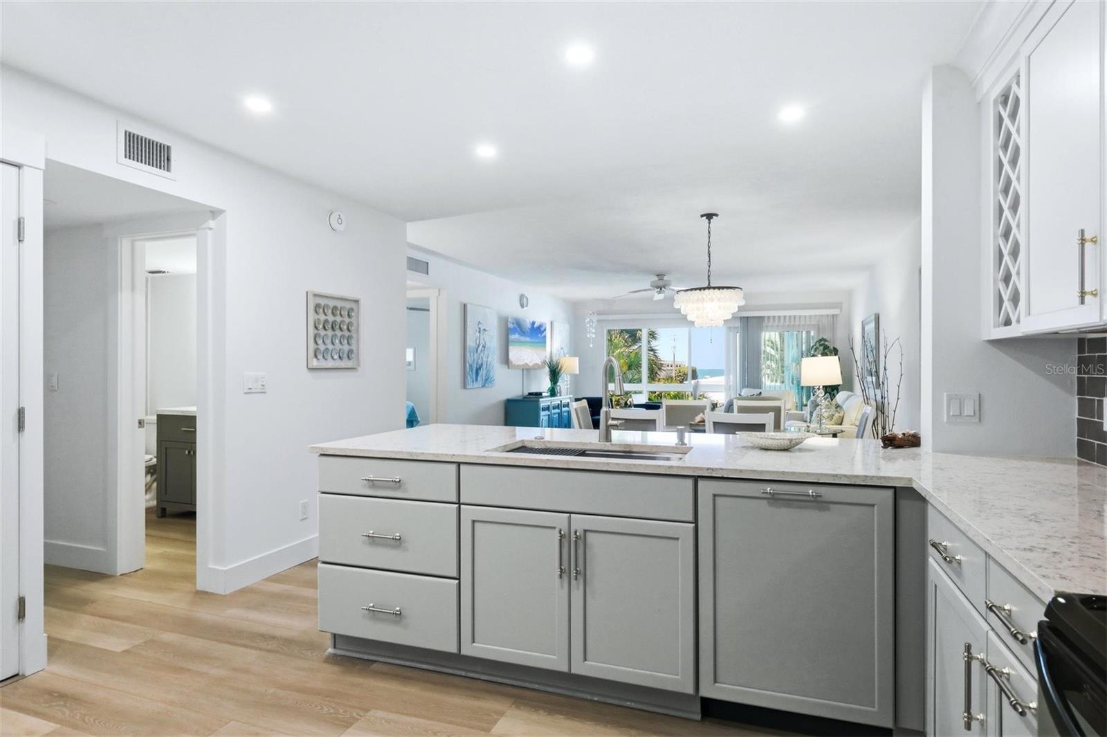 Image 17 of 47 For 2100 Benjamin Franklin Drive 205