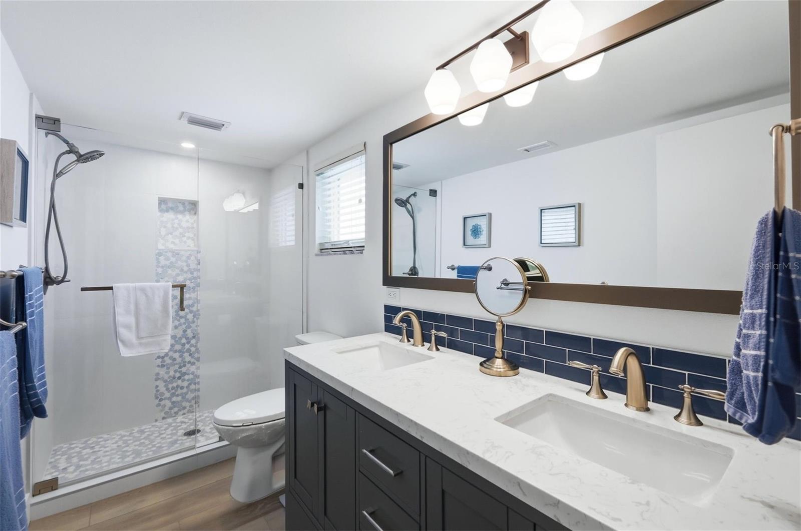 Image 21 of 47 For 2100 Benjamin Franklin Drive 205