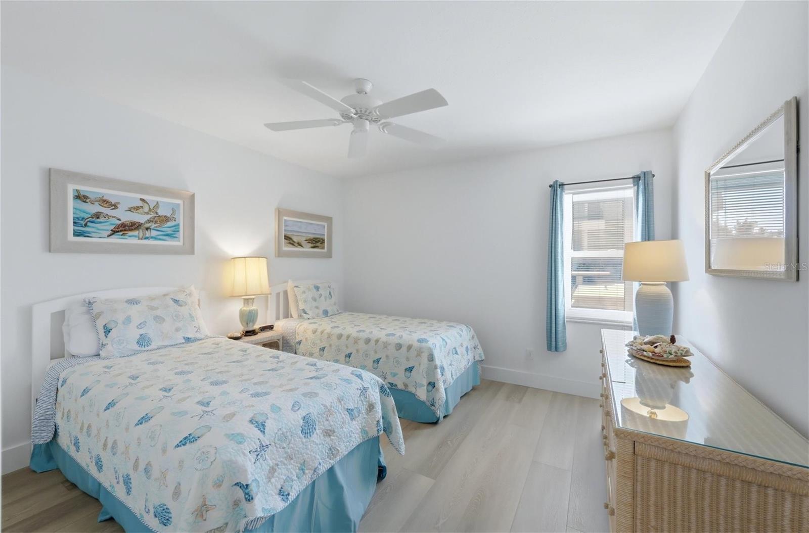 Image 22 of 47 For 2100 Benjamin Franklin Drive 205