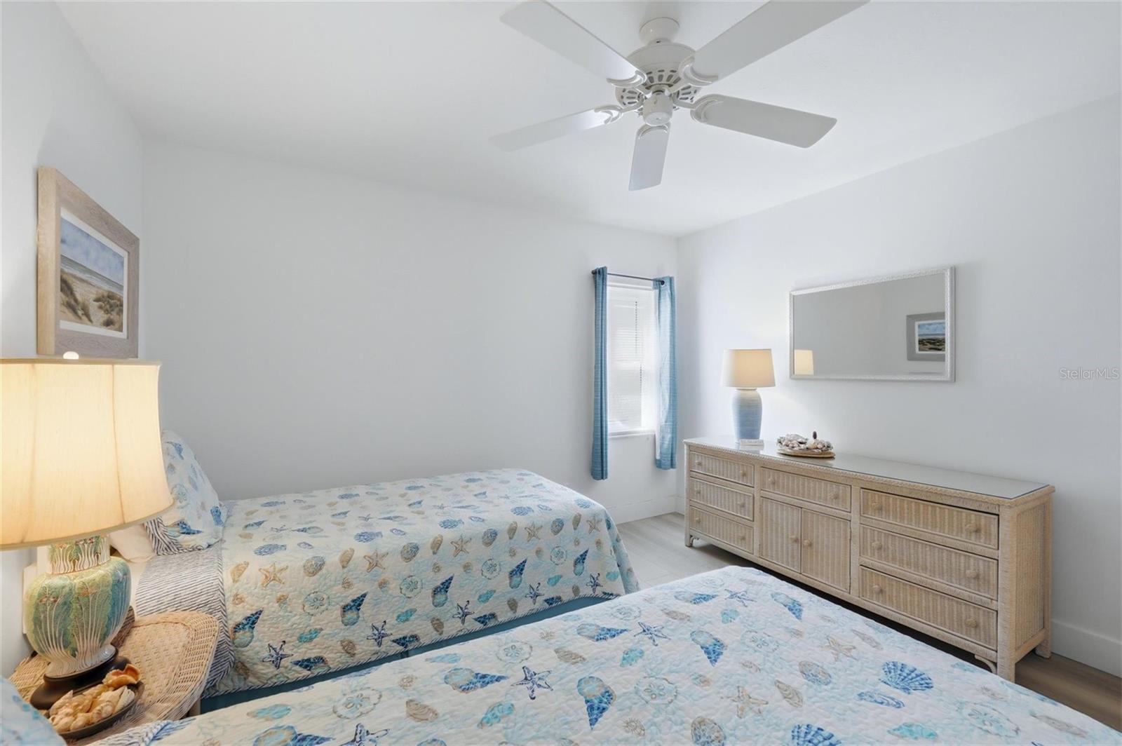 Image 23 of 47 For 2100 Benjamin Franklin Drive 205