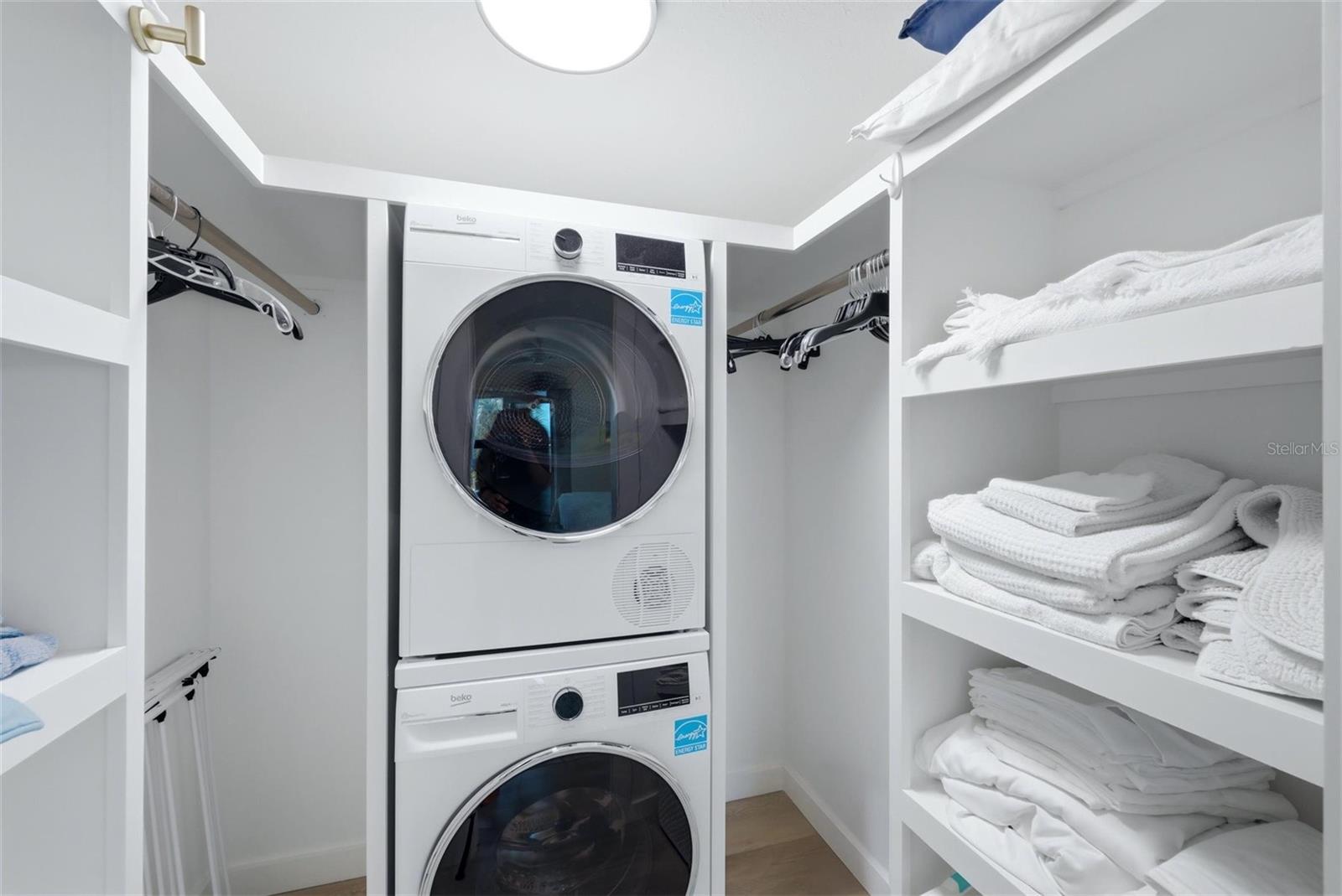 Image 25 of 47 For 2100 Benjamin Franklin Drive 205