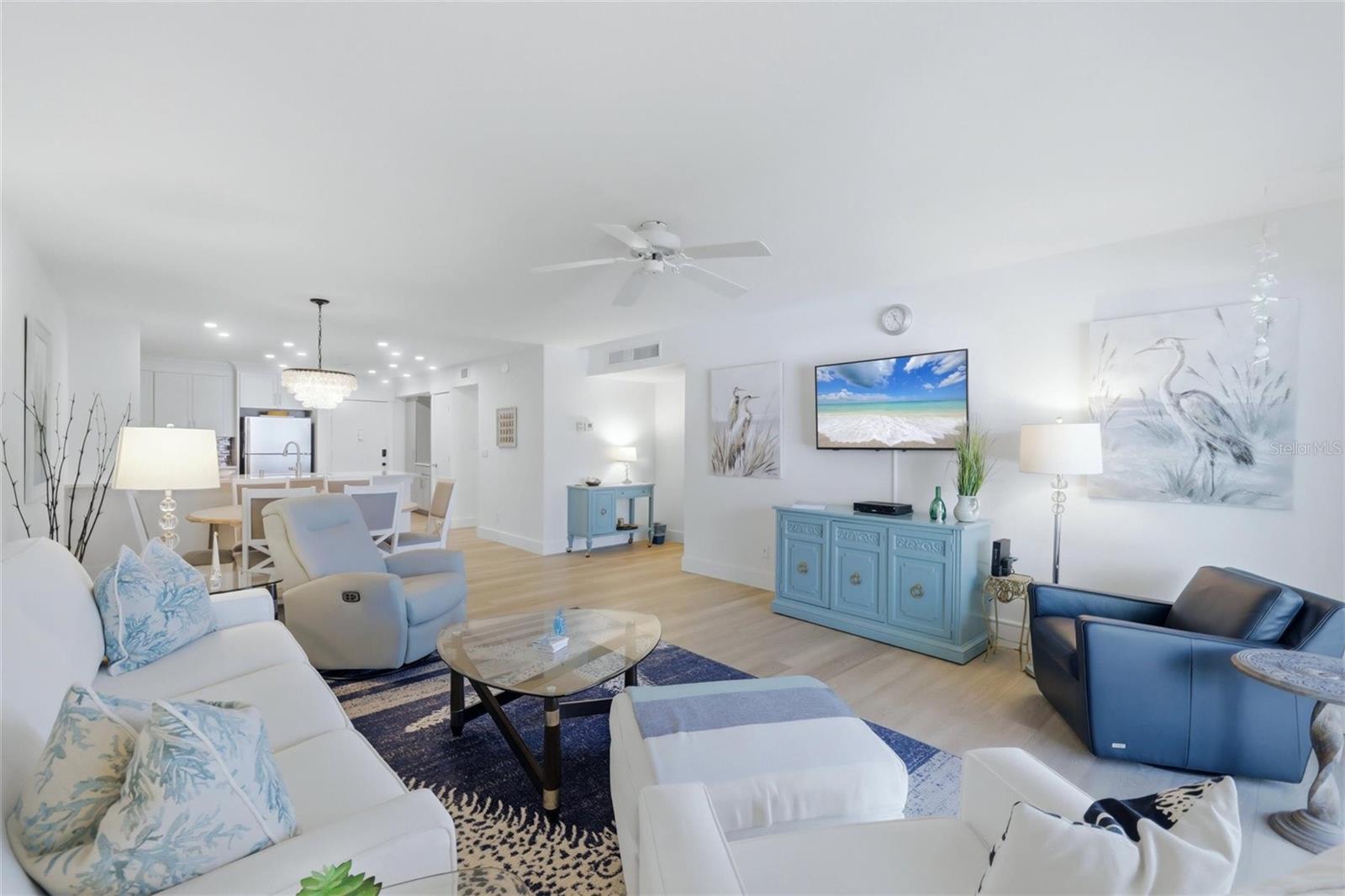 Image 9 of 47 For 2100 Benjamin Franklin Drive 205