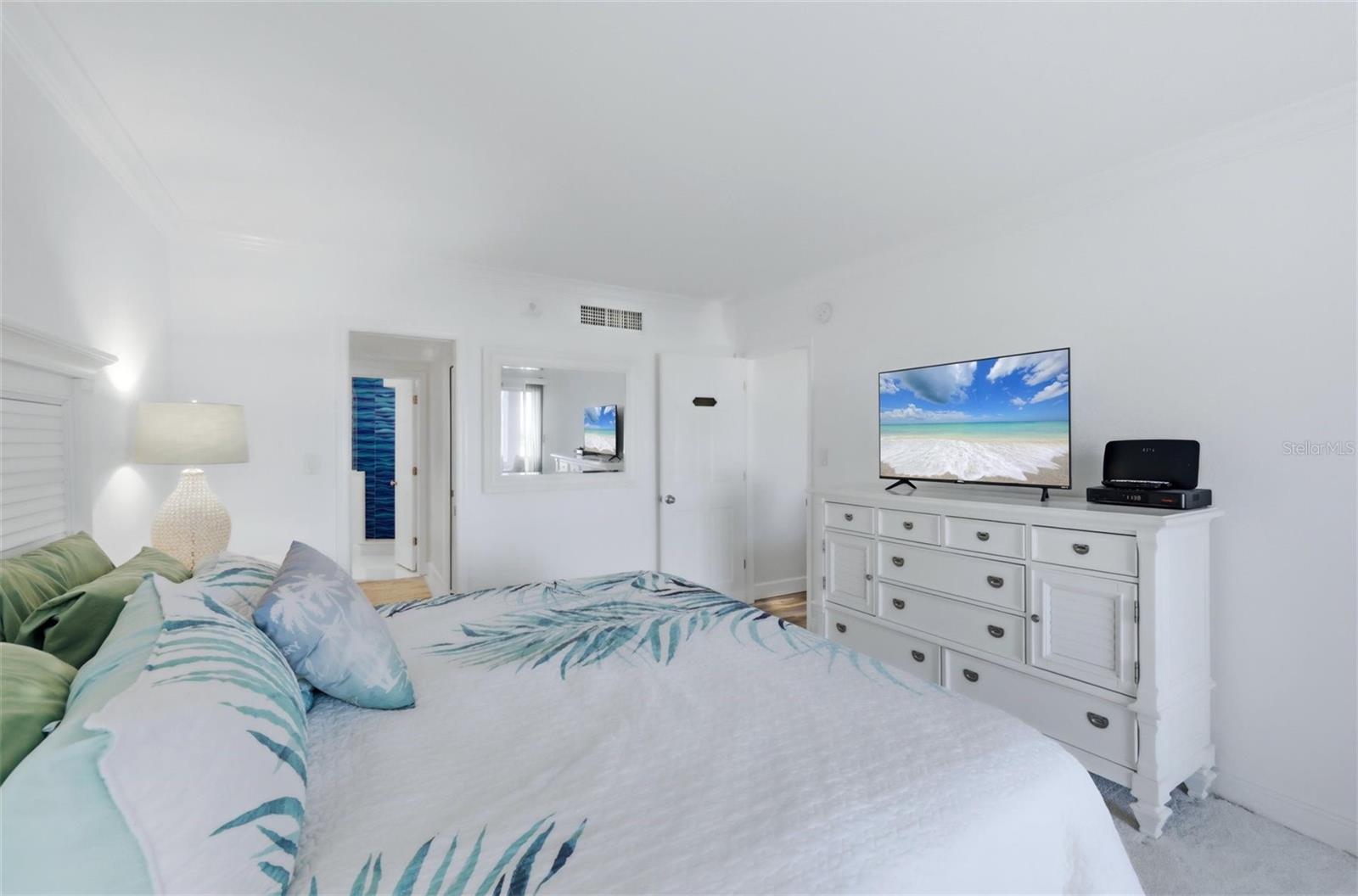 Image 24 of 55 For 2110 Benjamin Franklin Drive 104