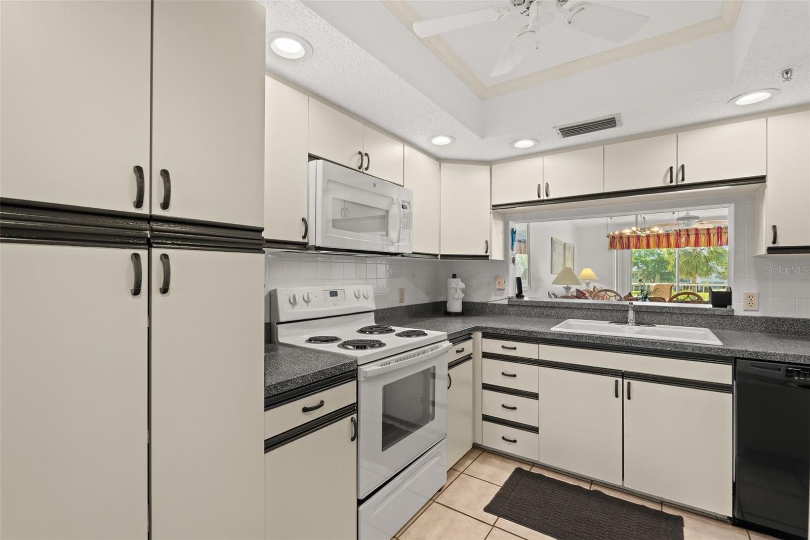 Image 27 of 55 For 6503 Stone River Road 204