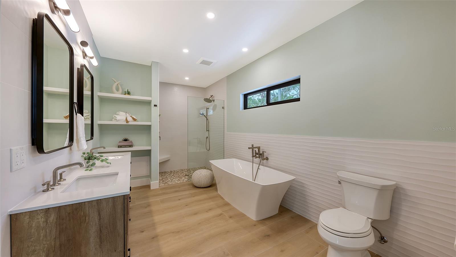 Image 39 of 75 For 7345 Pine Needle Road