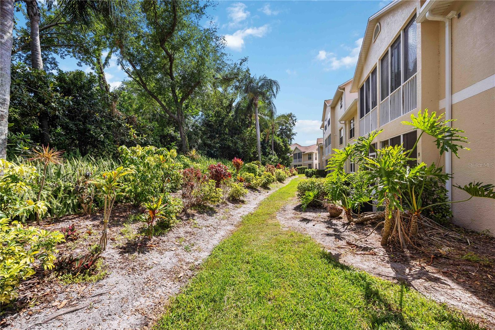 Image 35 of 67 For 4240 Breezeway Boulevard 321