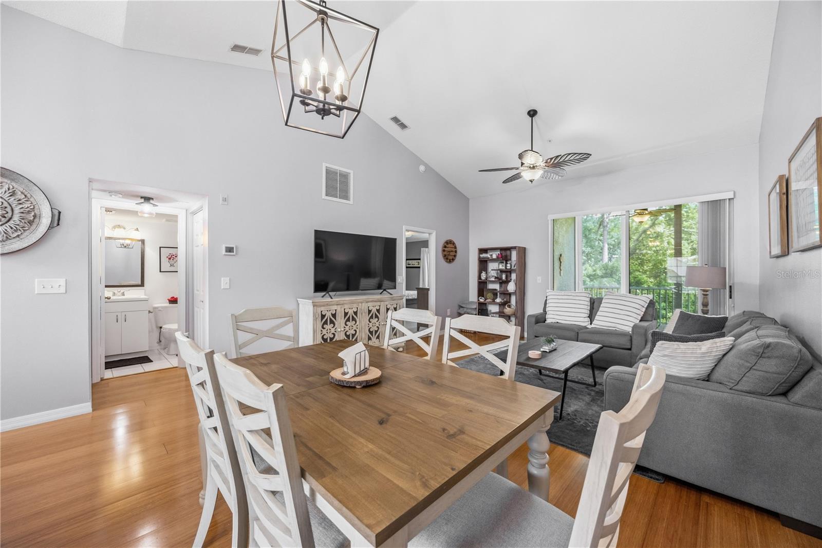 Image 8 of 67 For 4240 Breezeway Boulevard 321