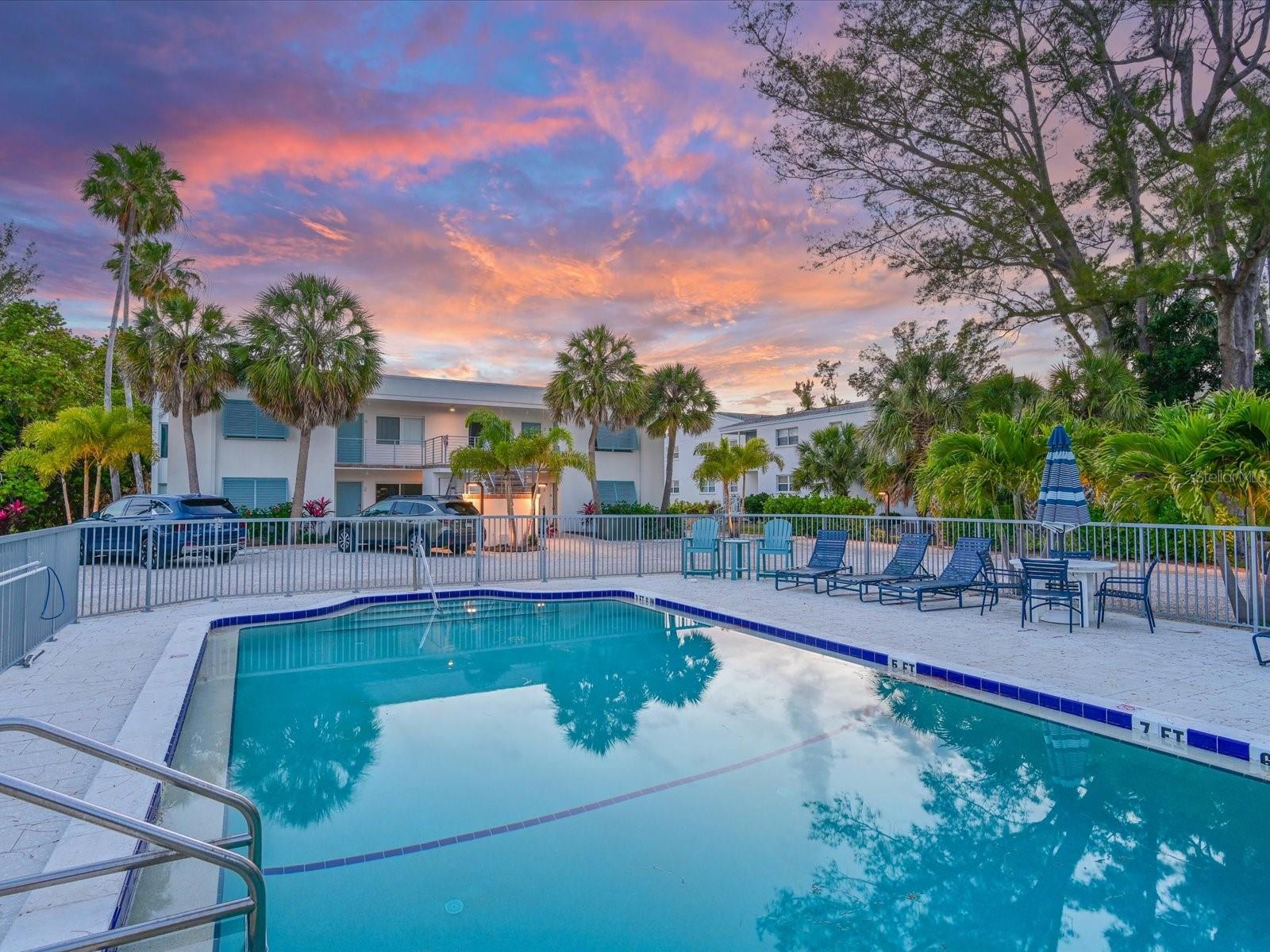 Image 5 of 29 For 5591 Gulf Of Mexico Drive 4