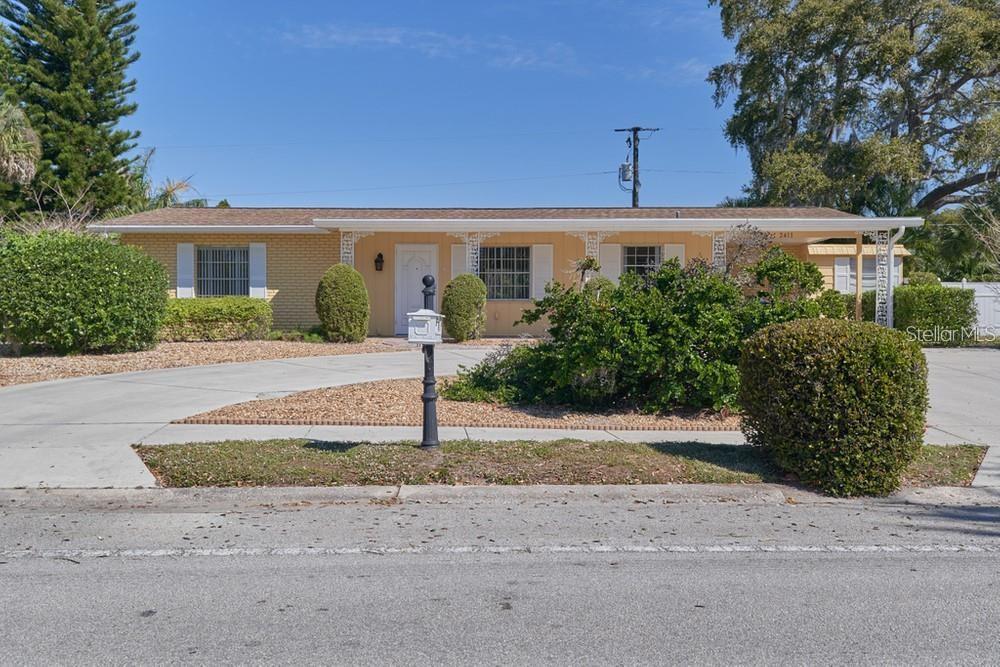 Listing Details for 2411 Gulf Gate Drive, SARASOTA, FL 34231