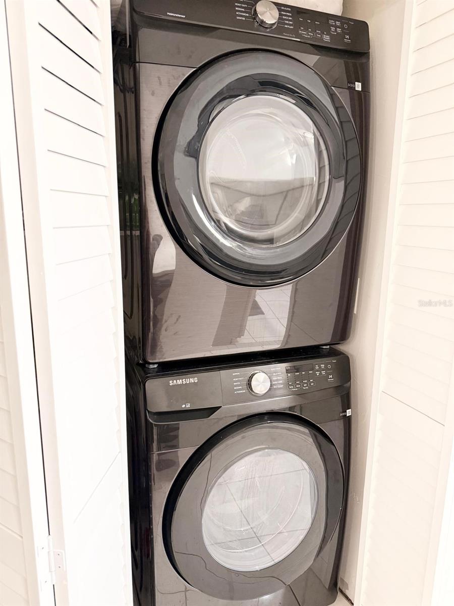 Image 11 of 33 For 5027 16th Place 102