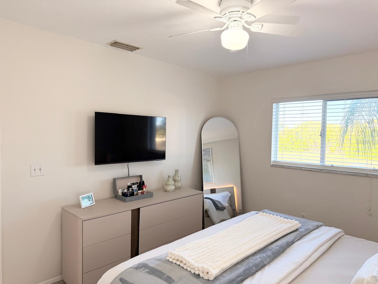 Image 27 of 33 For 5027 16th Place 102