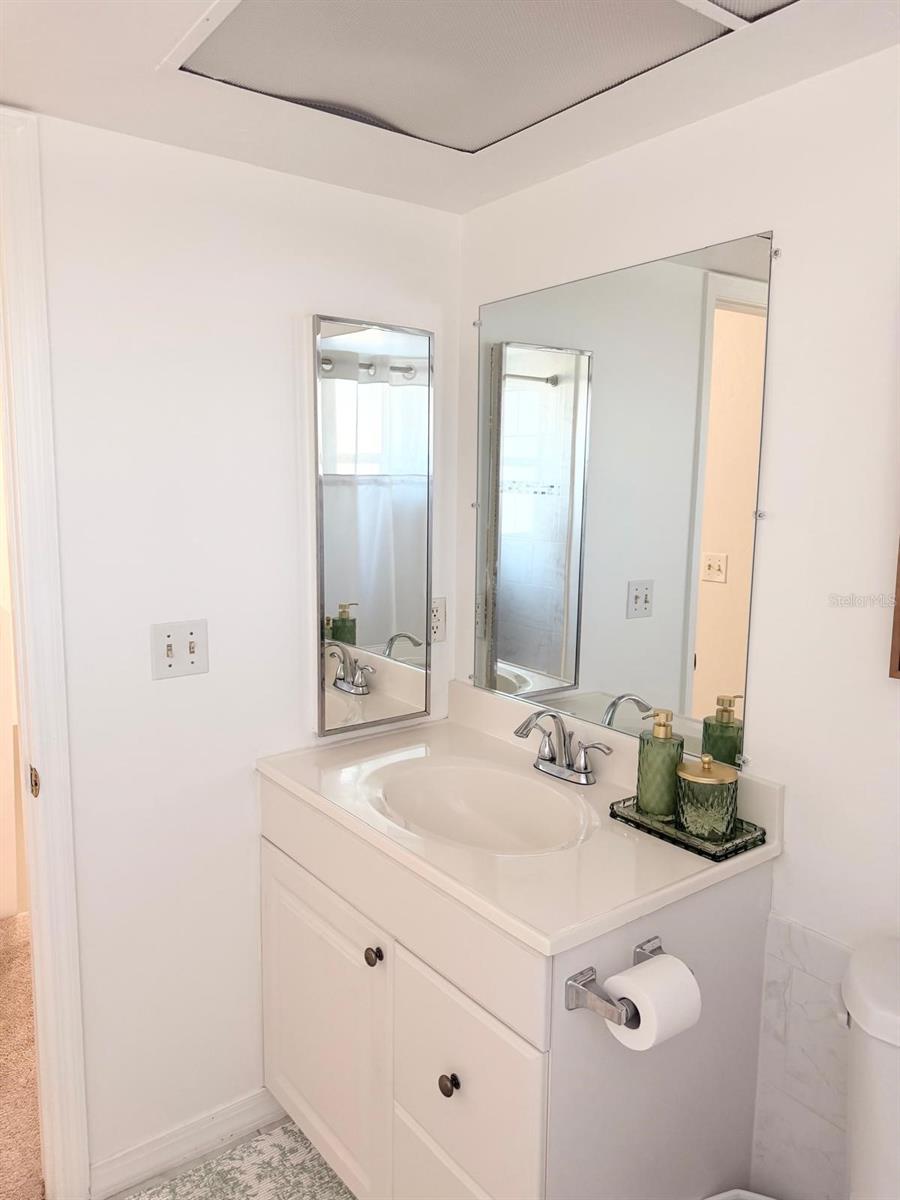 Image 32 of 33 For 5027 16th Place 102