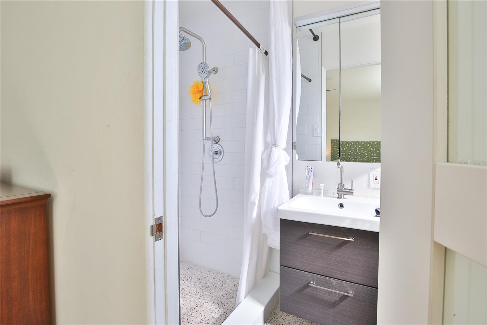 Image 16 of 36 For 1138 47th Street