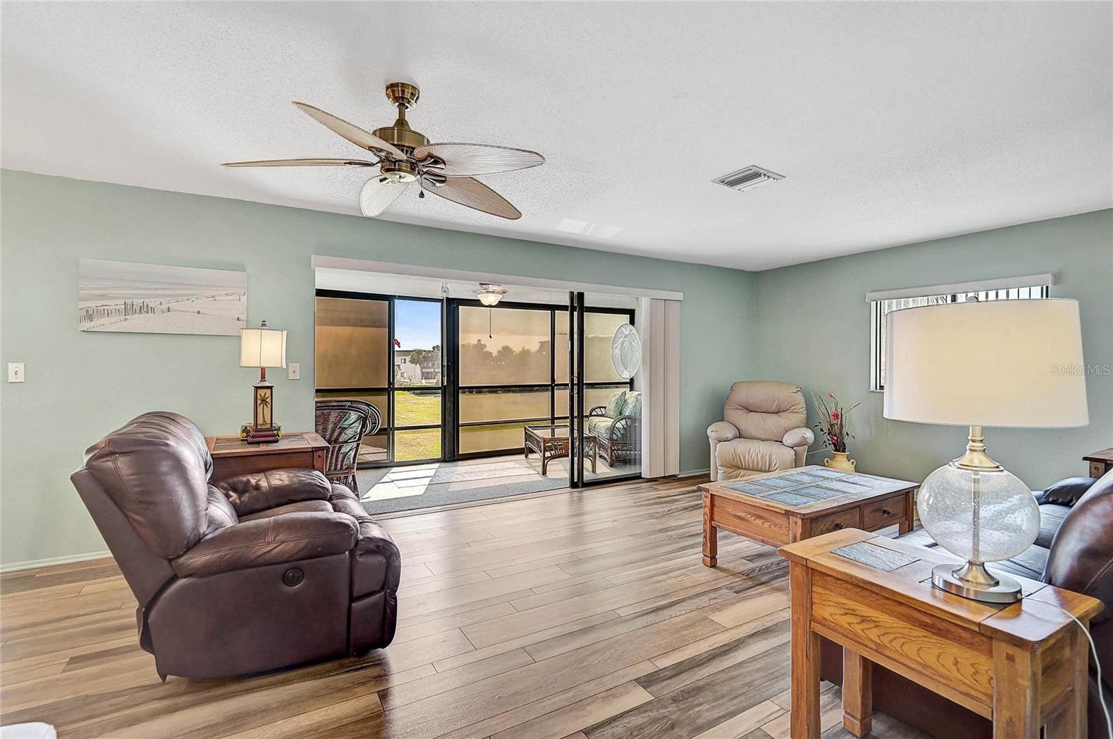 Image 17 of 37 For 1697 Northampton Street 1699-d