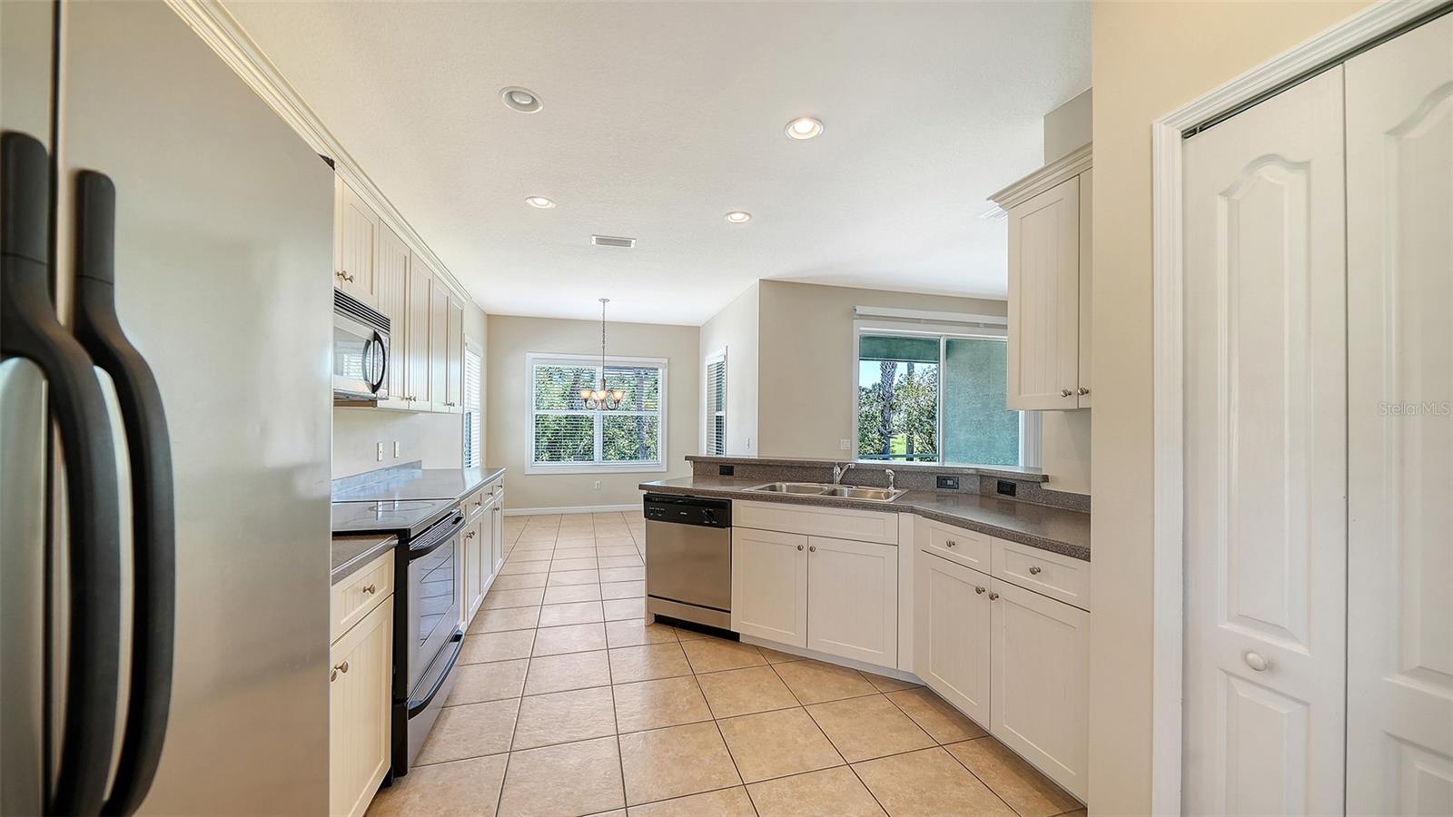 Image 18 of 53 For 1424 Blue Horizon Circle