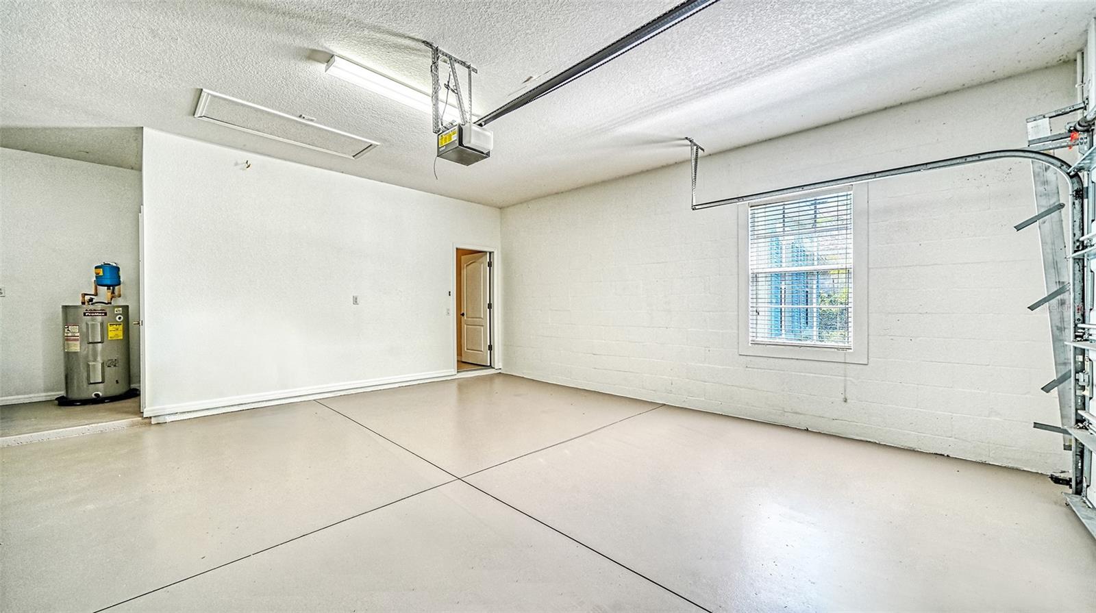 Image 34 of 53 For 1424 Blue Horizon Circle