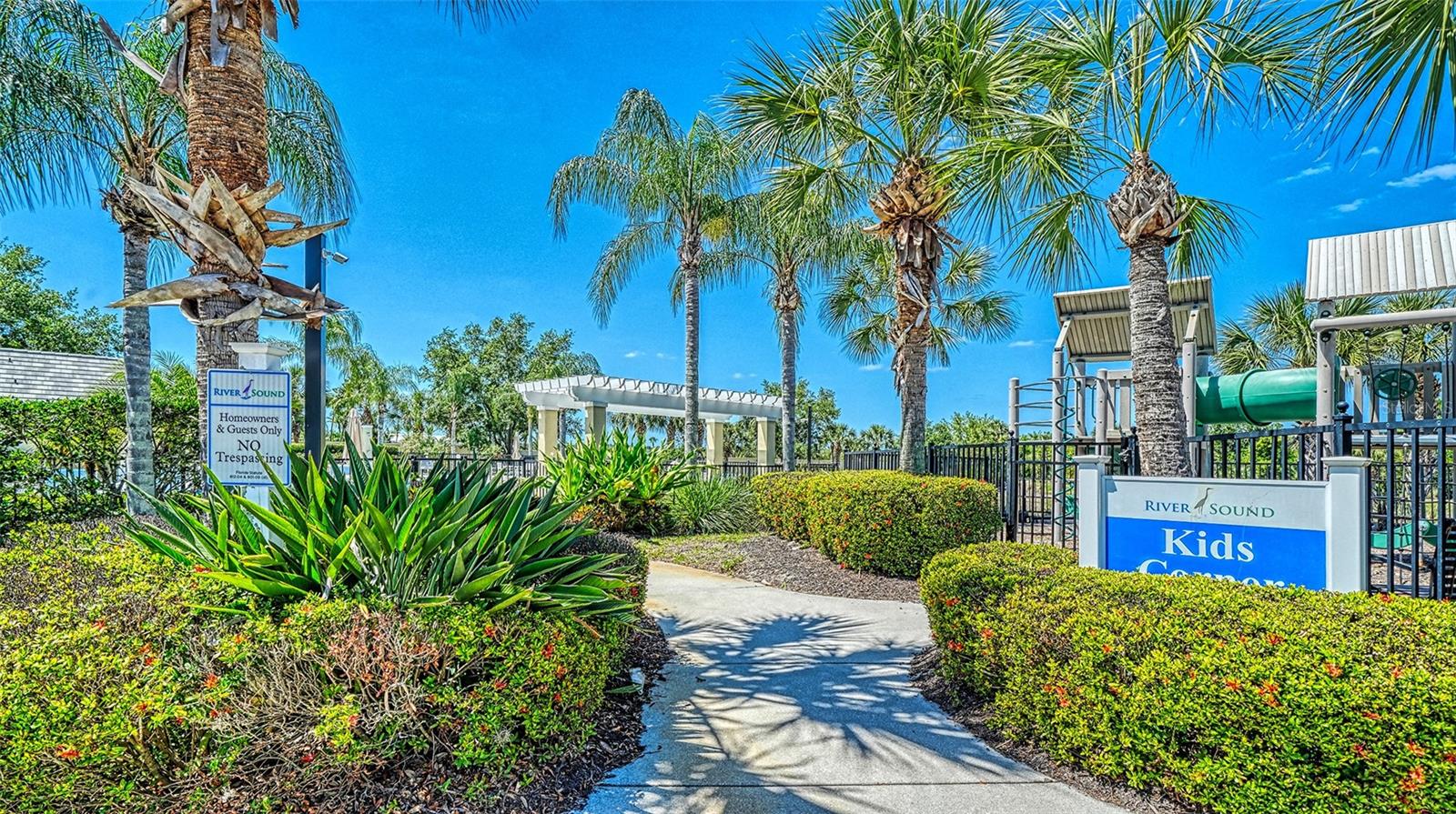 Image 47 of 53 For 1424 Blue Horizon Circle