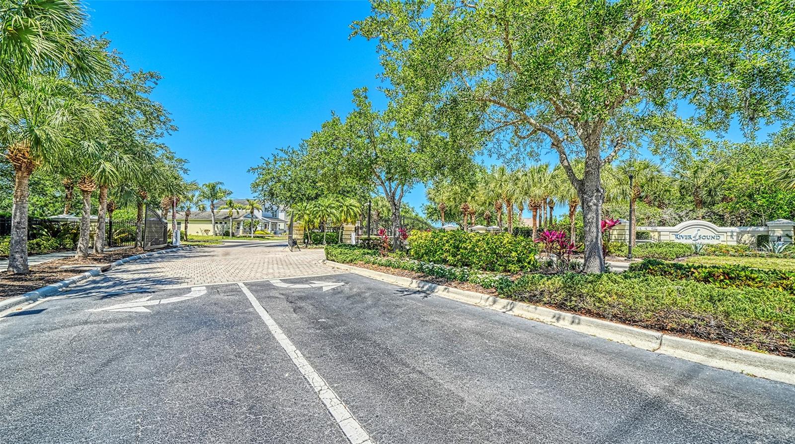 Image 53 of 53 For 1424 Blue Horizon Circle