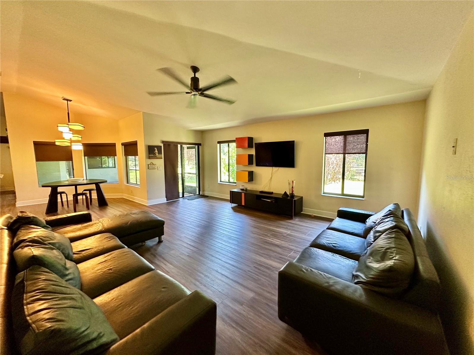 Image 13 of 70 For 7759 Estates Drive