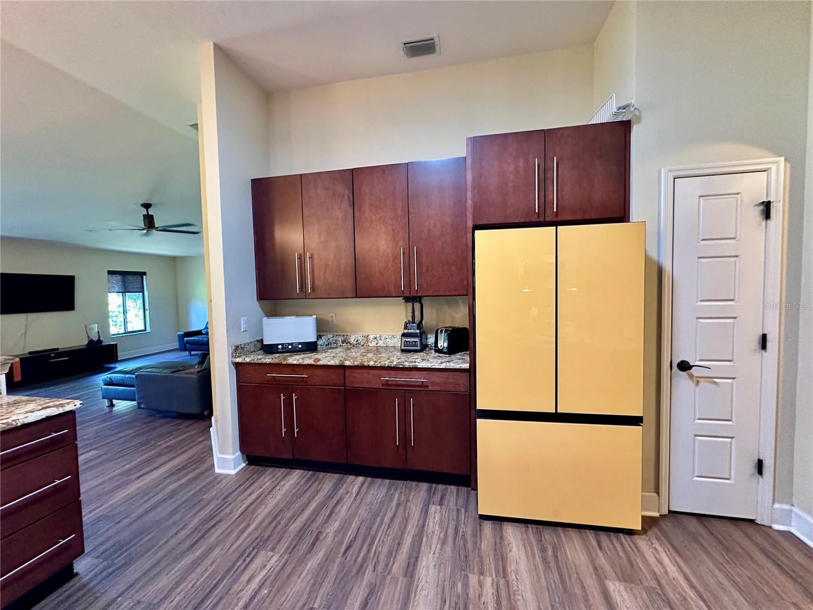 Image 14 of 70 For 7759 Estates Drive