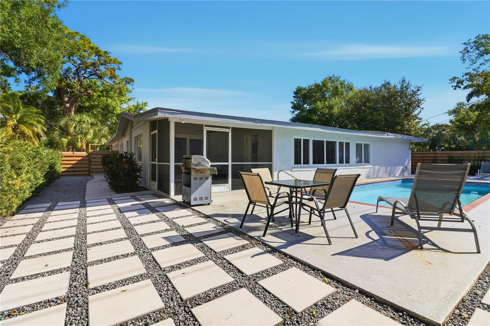 Image 18 of 69 For 630 Corwood Drive