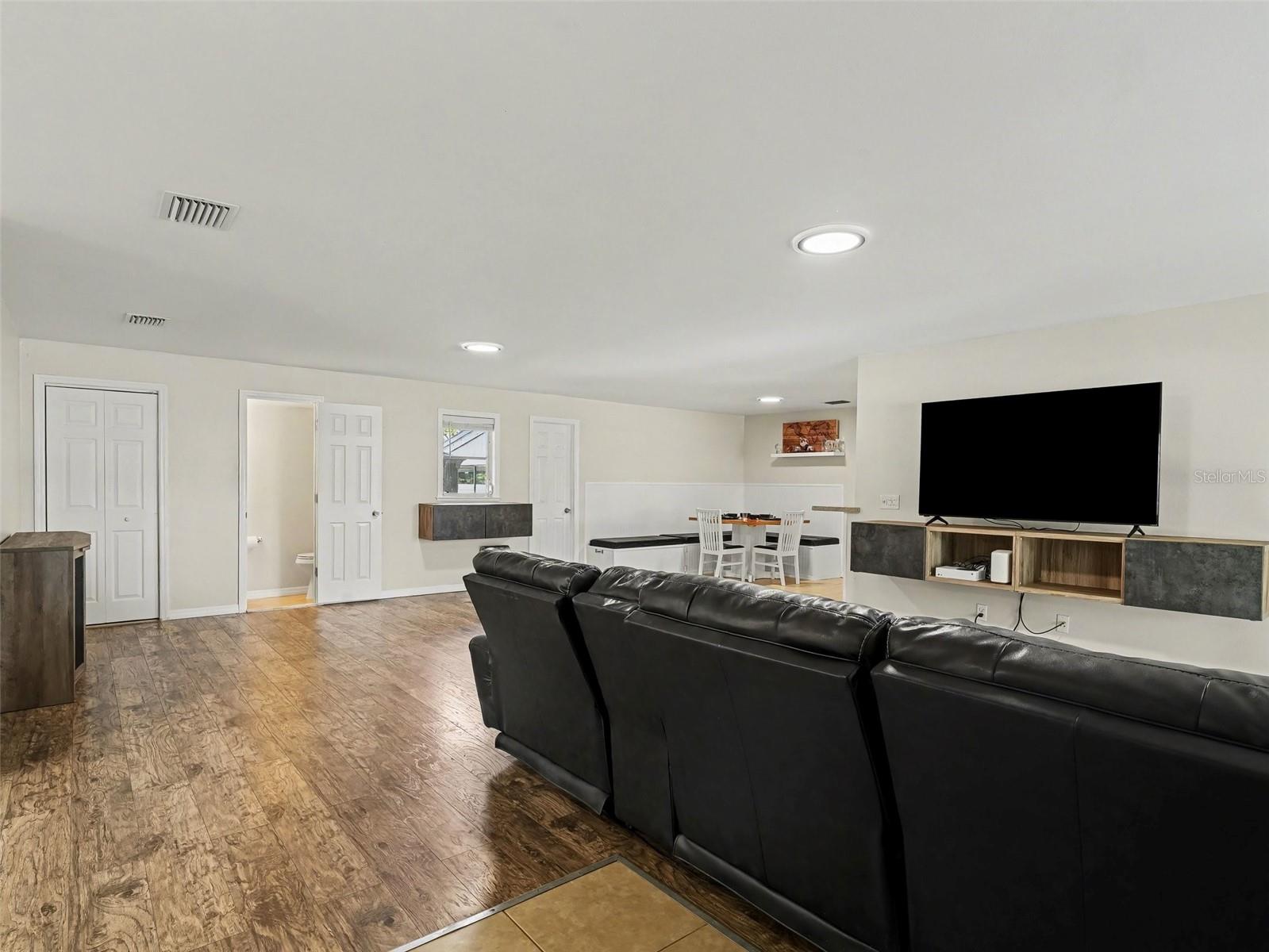 Image 12 of 56 For 704 Lockwood Ridge Road