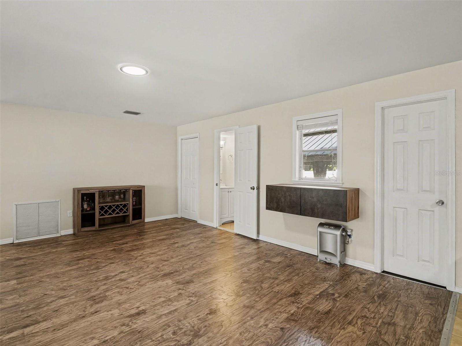 Image 14 of 56 For 704 Lockwood Ridge Road