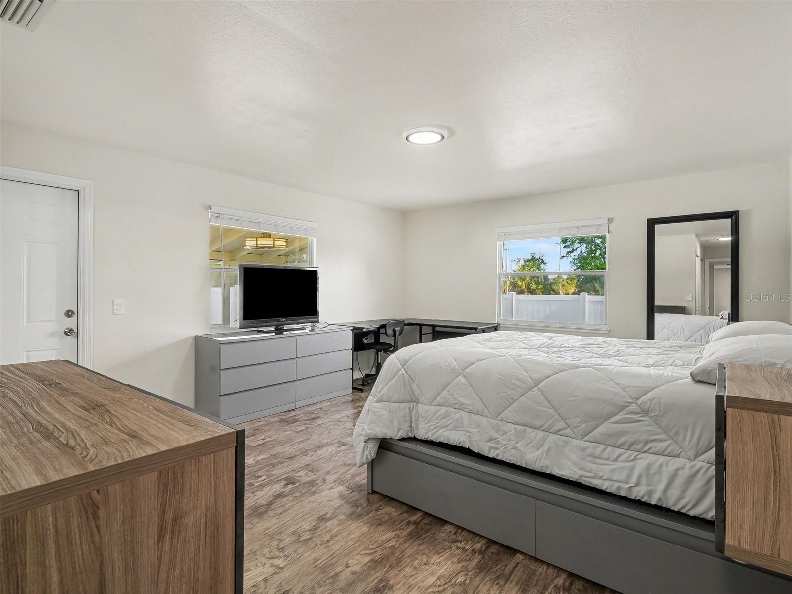 Image 25 of 56 For 704 Lockwood Ridge Road