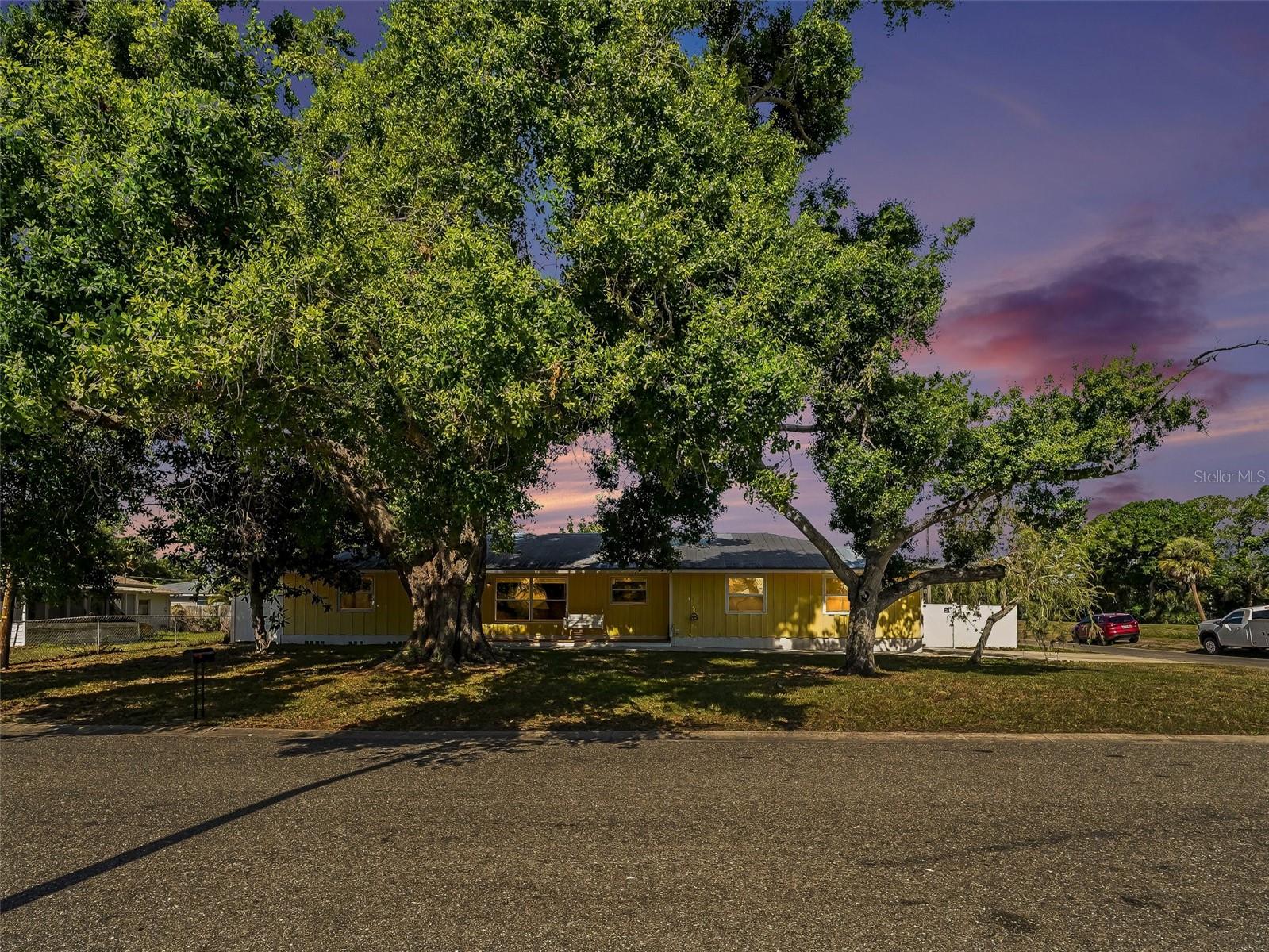 Image 3 of 56 For 704 Lockwood Ridge Road