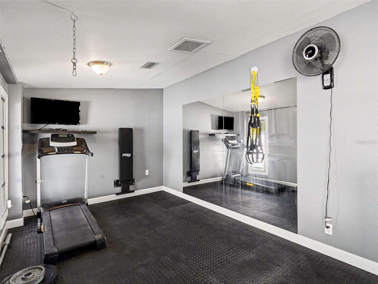 Image 33 of 56 For 704 Lockwood Ridge Road