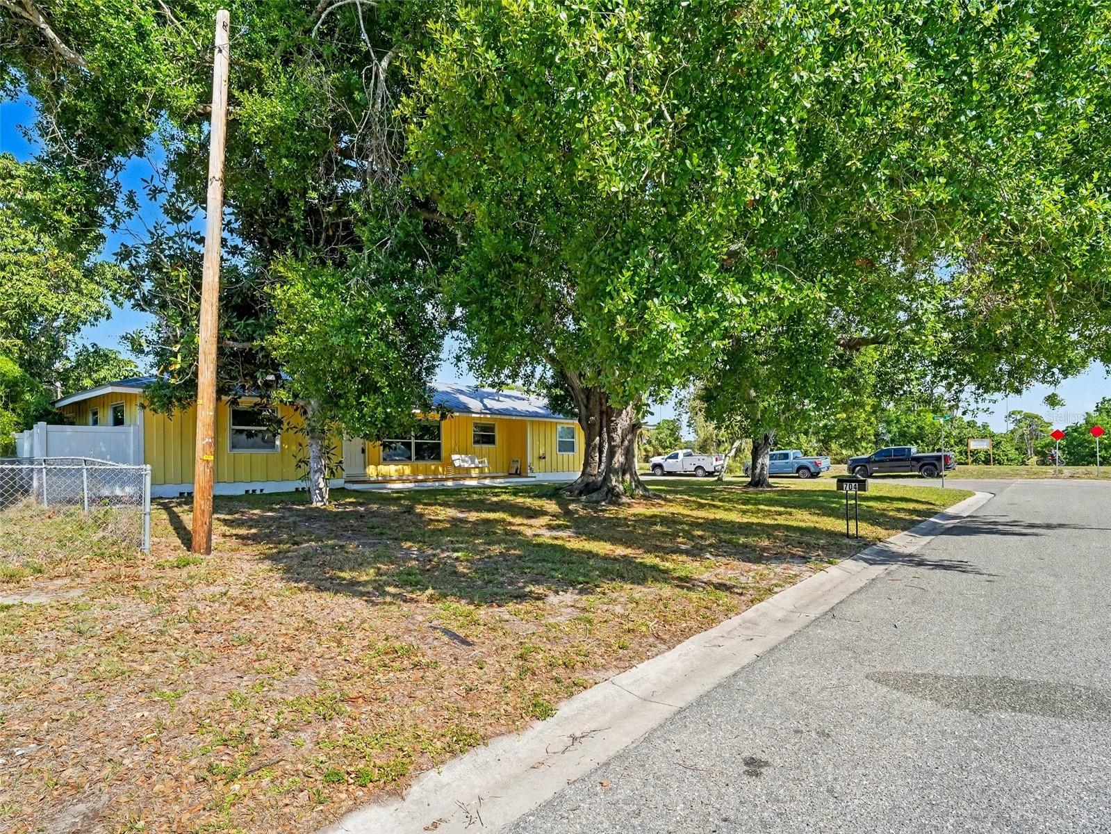 Image 5 of 56 For 704 Lockwood Ridge Road