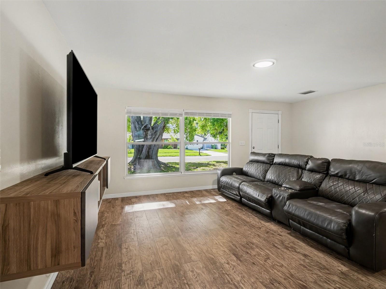 Image 8 of 56 For 704 Lockwood Ridge Road