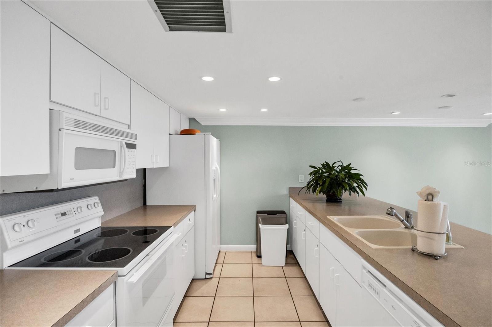 Image 37 of 50 For 4485 Gulf Of Mexico Drive 804