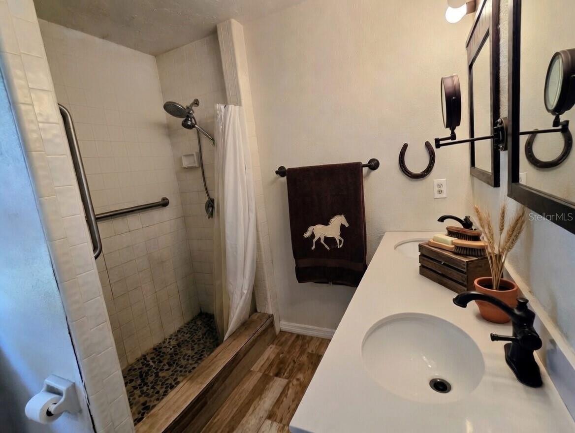 Image 23 of 65 For 7783 Saddle Creek Trail