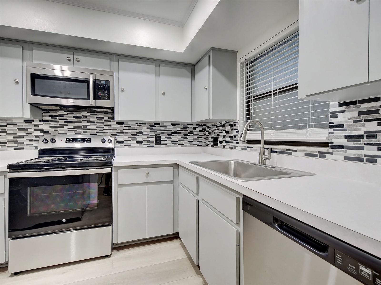 Image 10 of 58 For 7237 Cloister Drive # 207