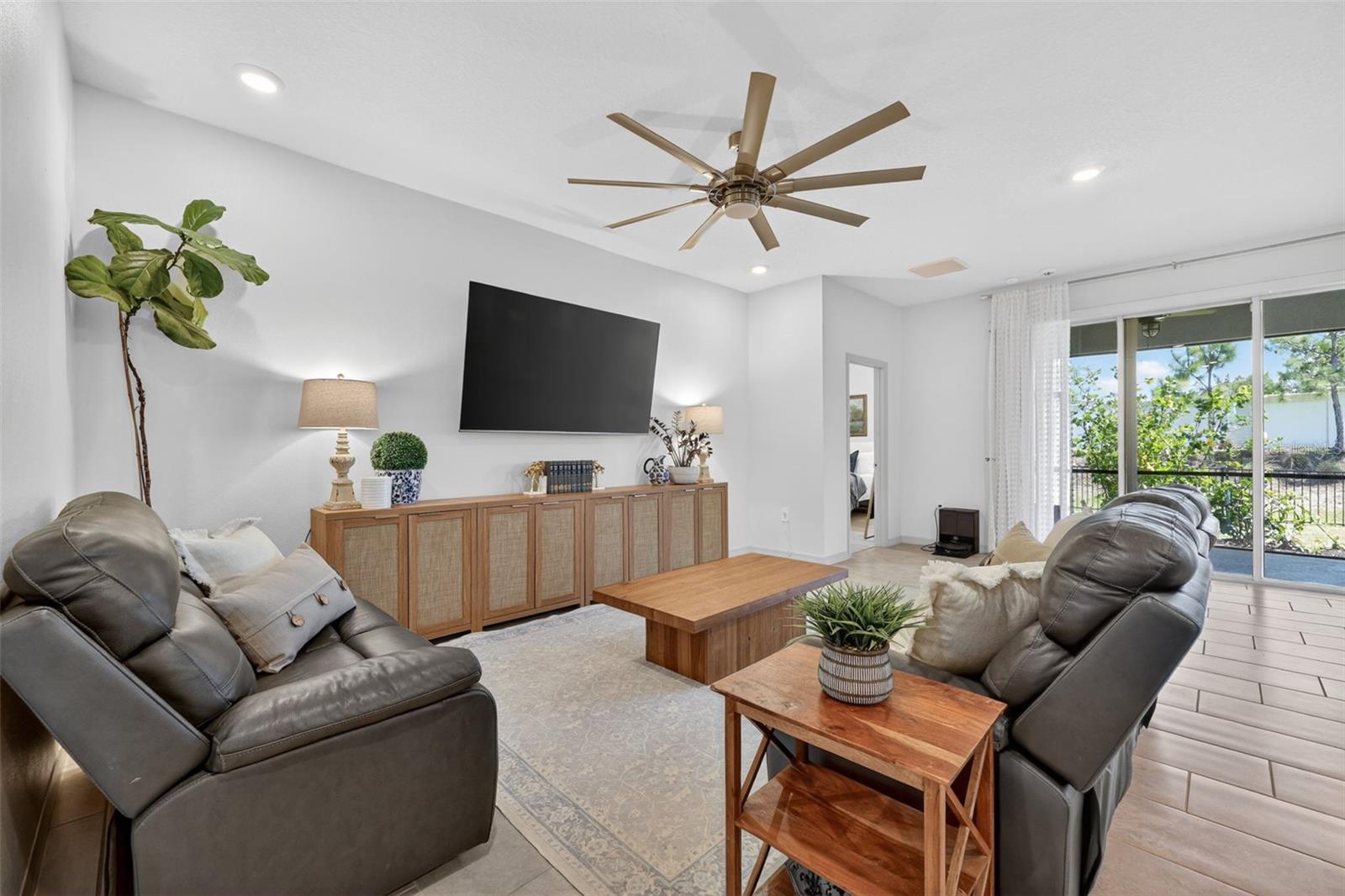 Image 18 of 62 For 5667 Woodland Sage Drive